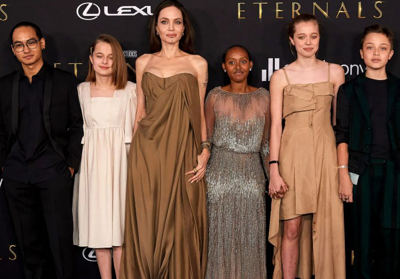 https://screenhollywood.com/shiloh-jolie-files-to-erase-brad-pitt-name-at-1201-am-on-18th-birthday-legal-docs-reveal/